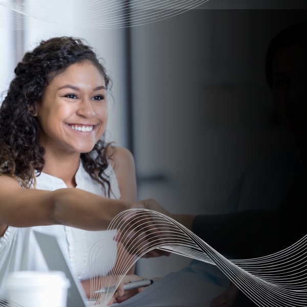 Certified CRM expert helping a client through virtual onboarding and Pipedrive setup.